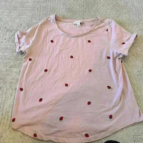 Pink t shirt with embroidered strawberries XL - Picture 1 of 5